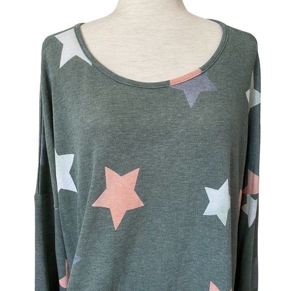 ⭐️ SOLD ⭐️ NOW N FOREVER BOUTIQUE Loungwear Tunic Star Print Twist Back Size 1X - Picture 6 of 10